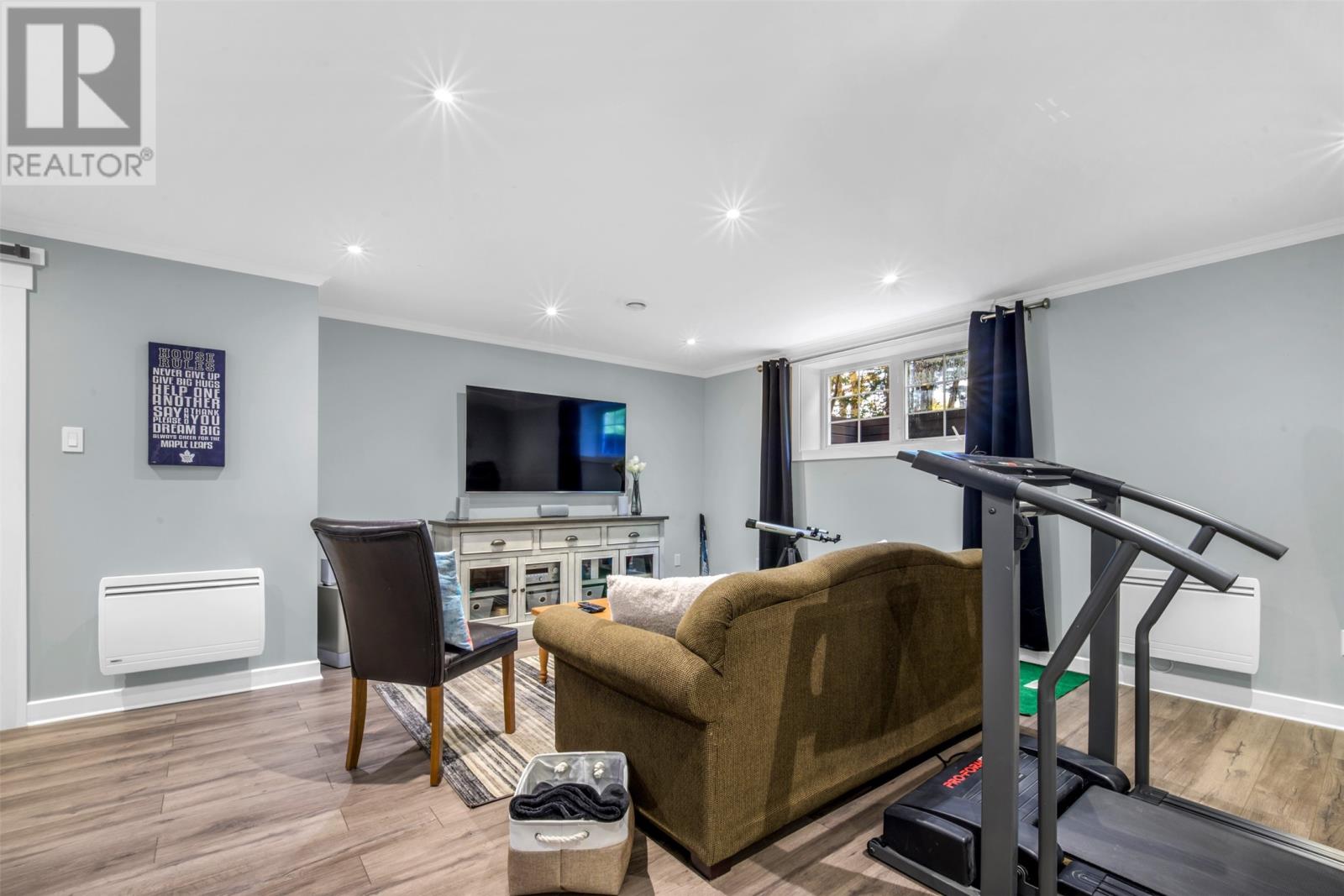 43 Pine Ridge Crescent - 34