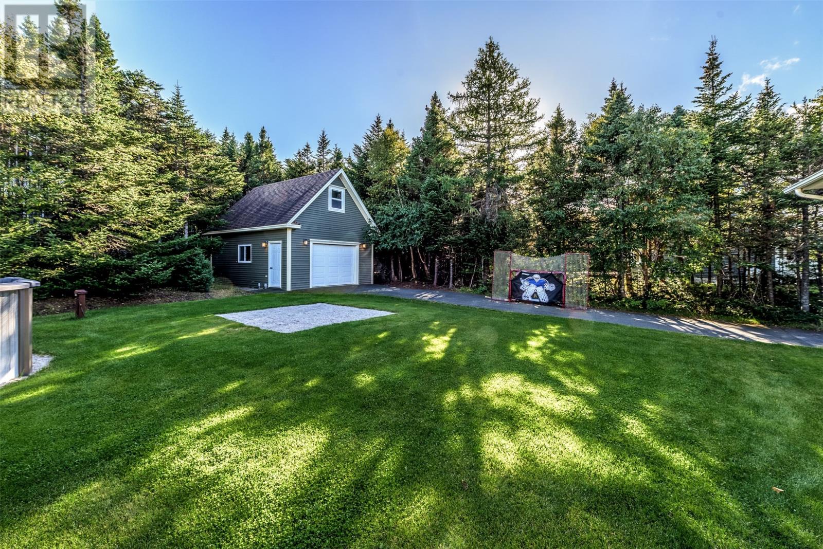 43 Pine Ridge Crescent - 43