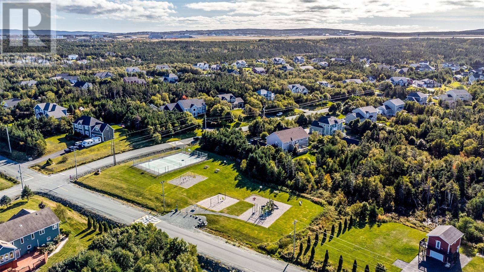 43 Pine Ridge Crescent - 46