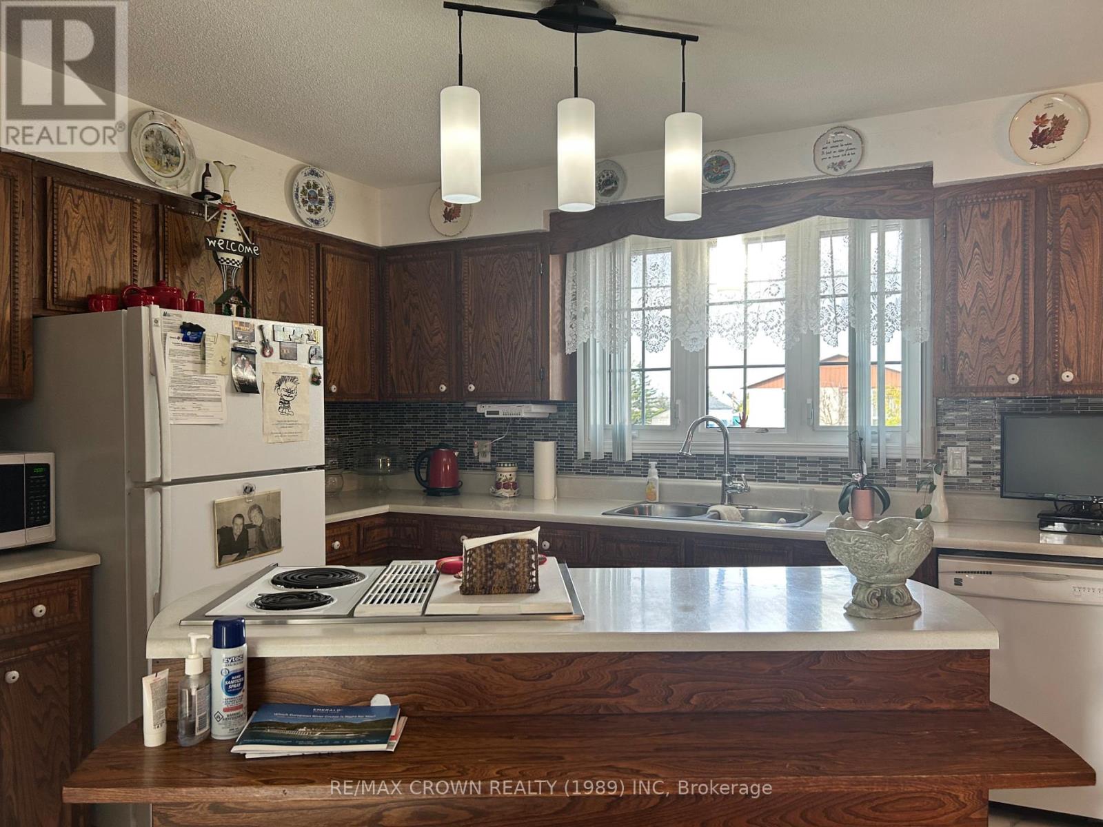 15 Lasalle Avenue — photo 13