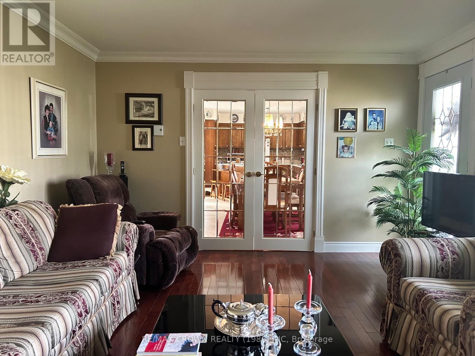 15 LASALLE AVENUE - 19