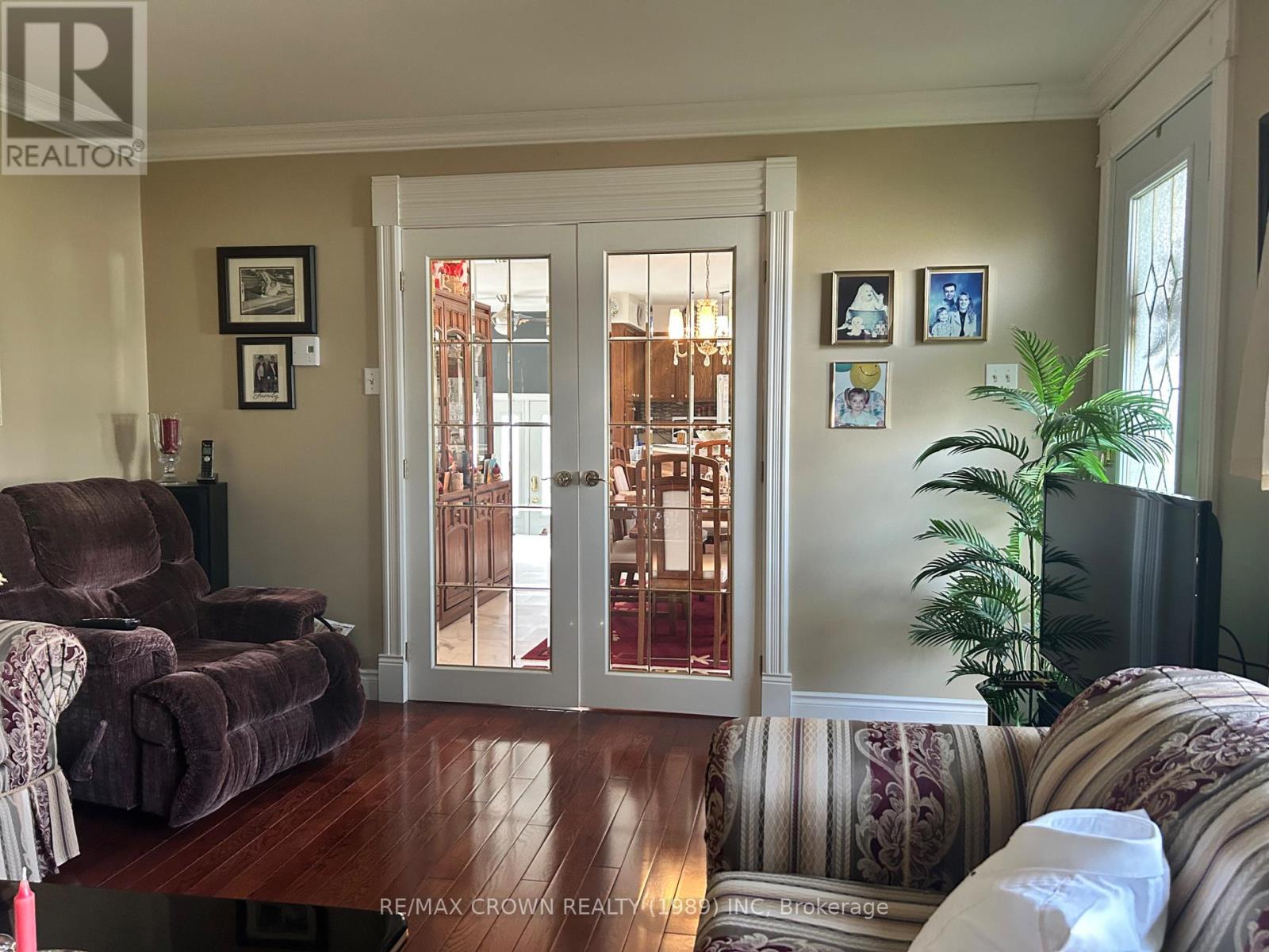 15 LASALLE AVENUE - 22