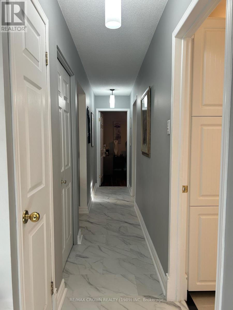 15 Lasalle Avenue — photo 25
