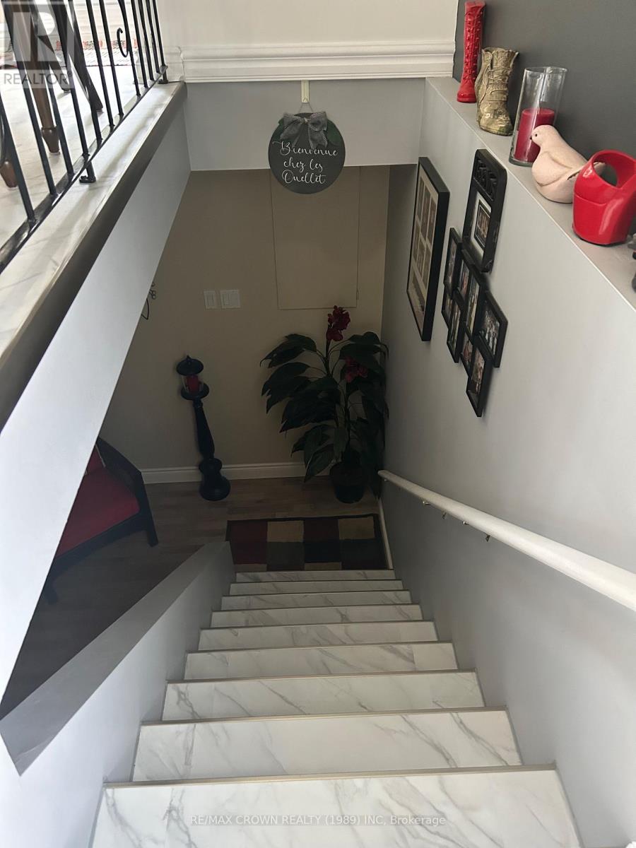 15 Lasalle Avenue — photo 33