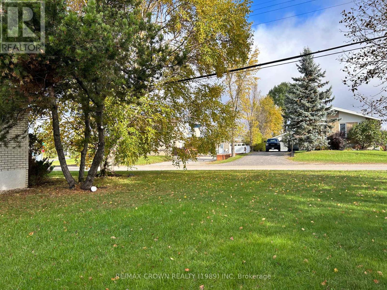 15 Lasalle Avenue — photo 49