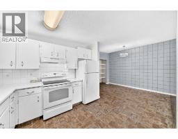 7409 37 Avenue NW - photo 11