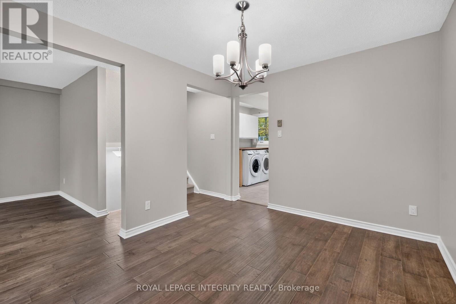2155 Eric Crescent — photo 15