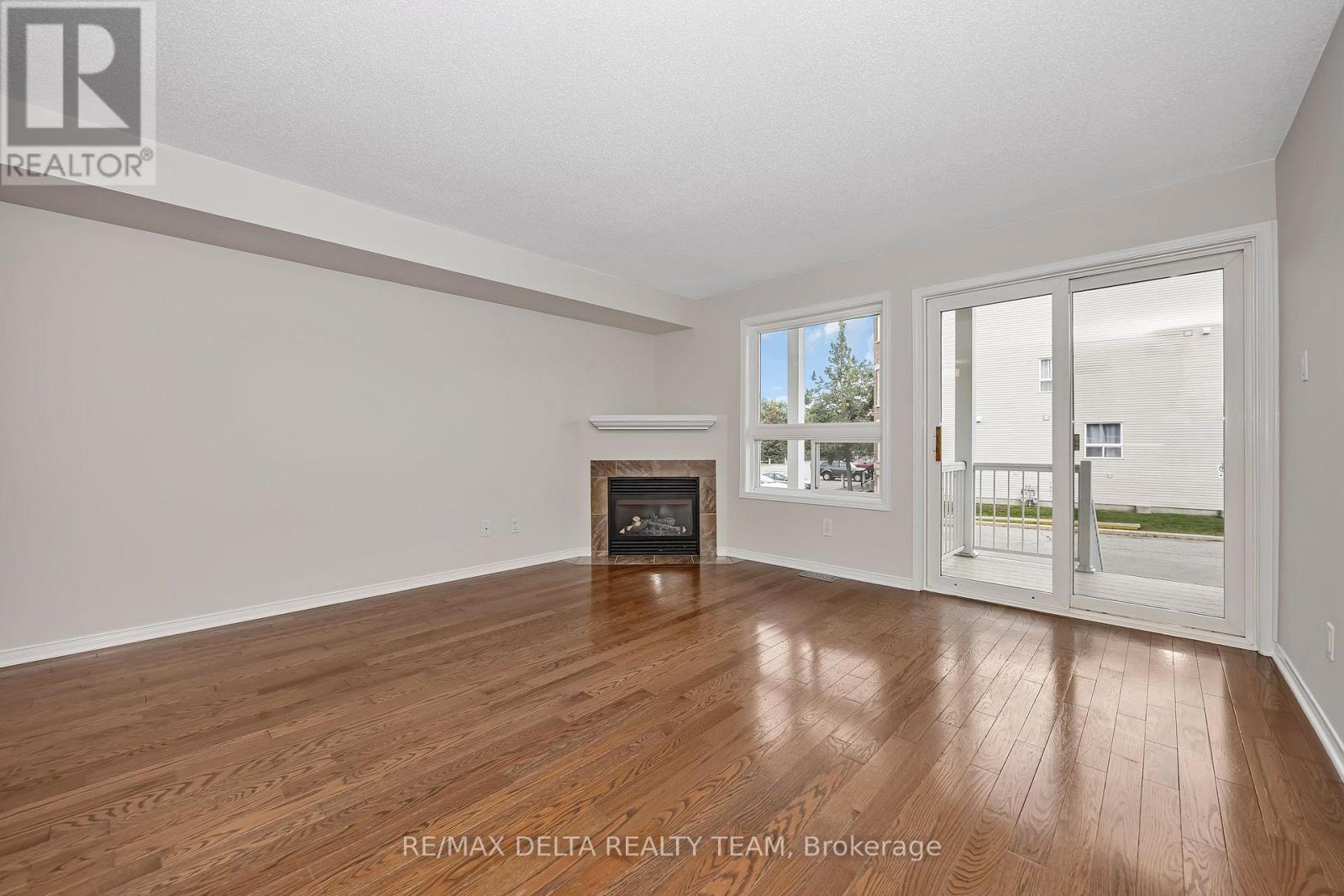 900 Longfields Drive — photo 12