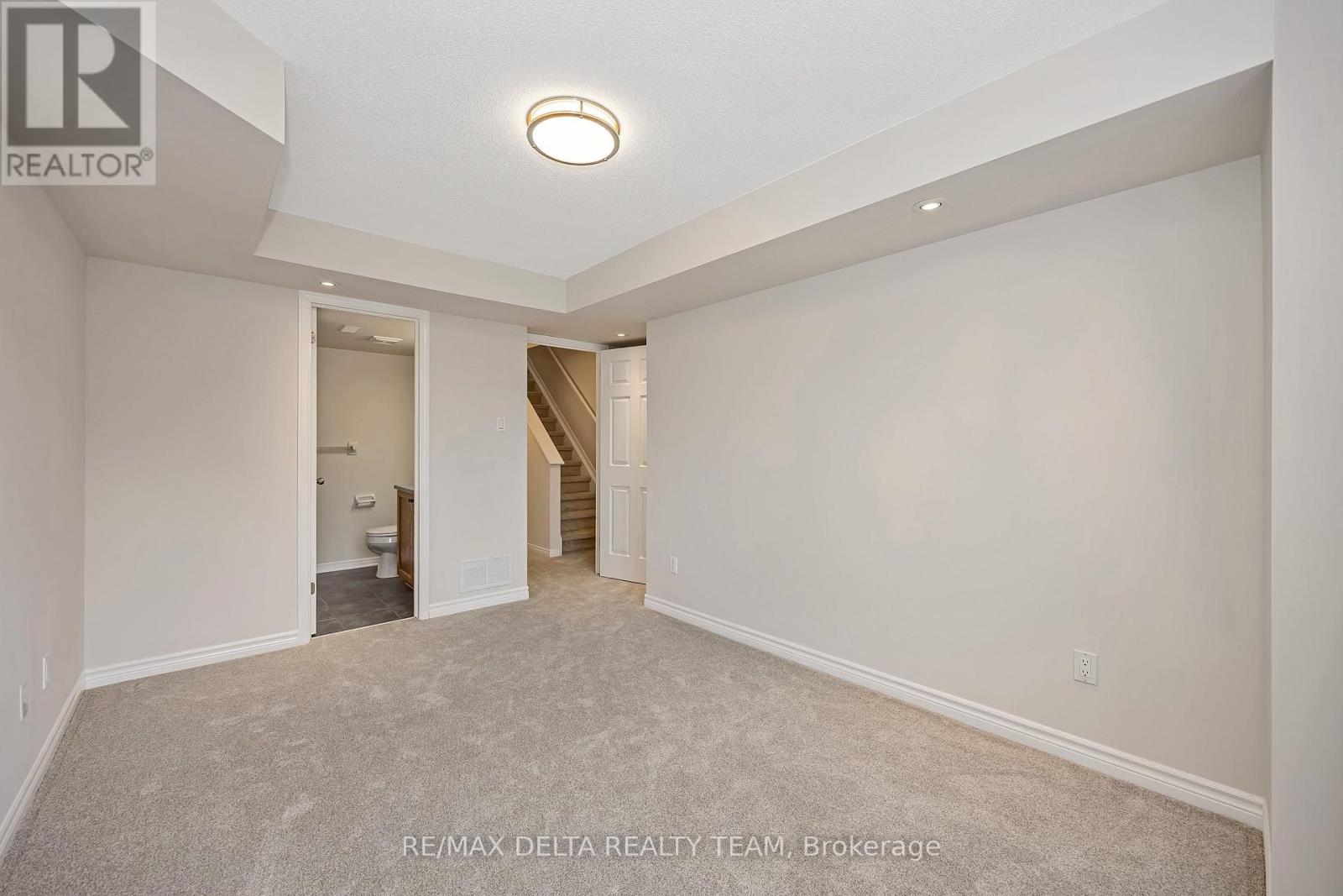 900 Longfields Drive — photo 25