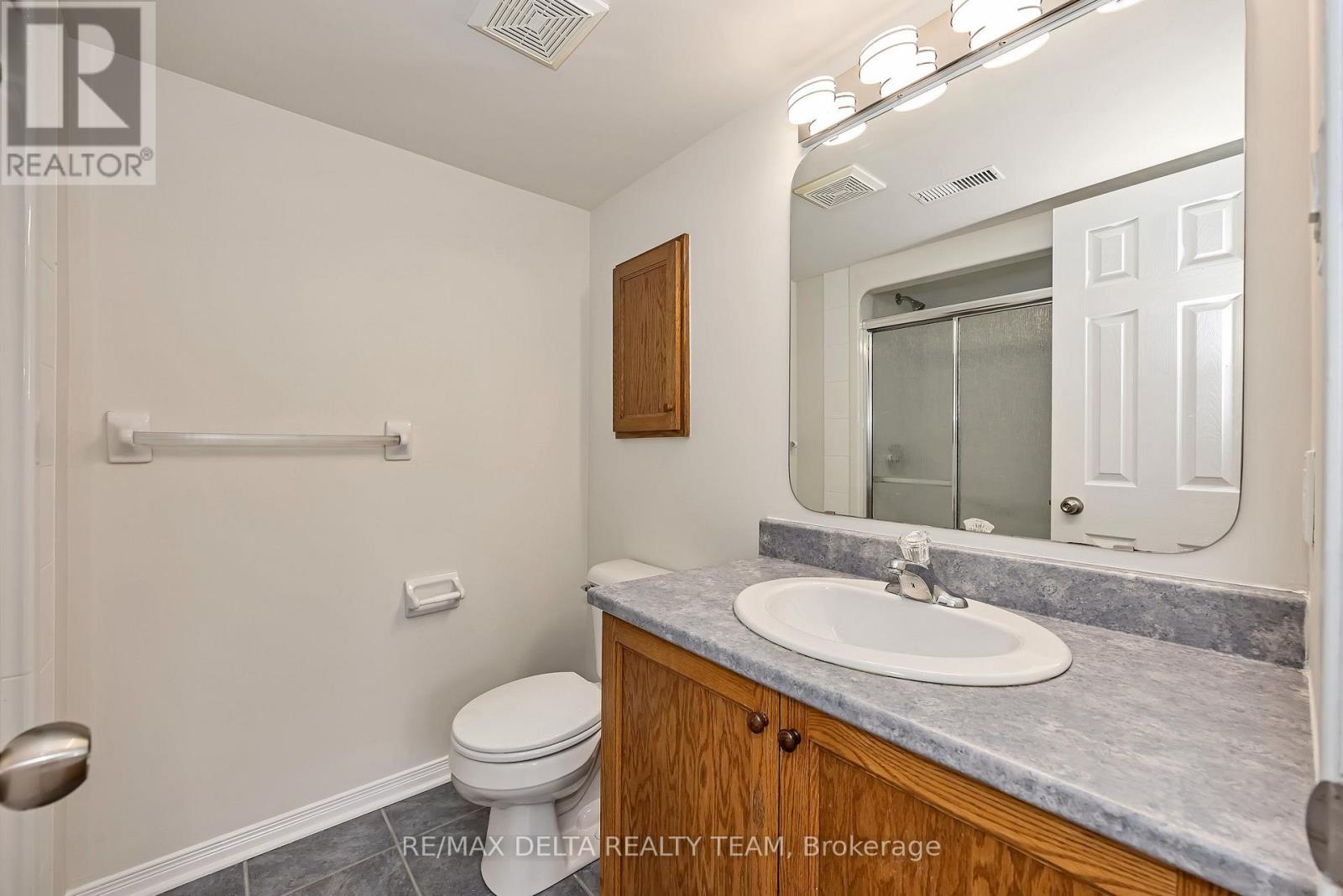 900 Longfields Drive — photo 26