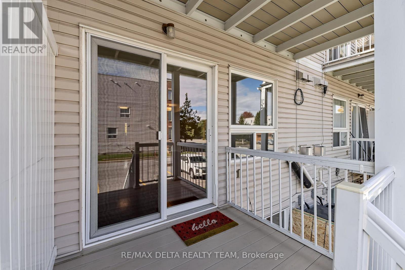 900 Longfields Drive — photo 28