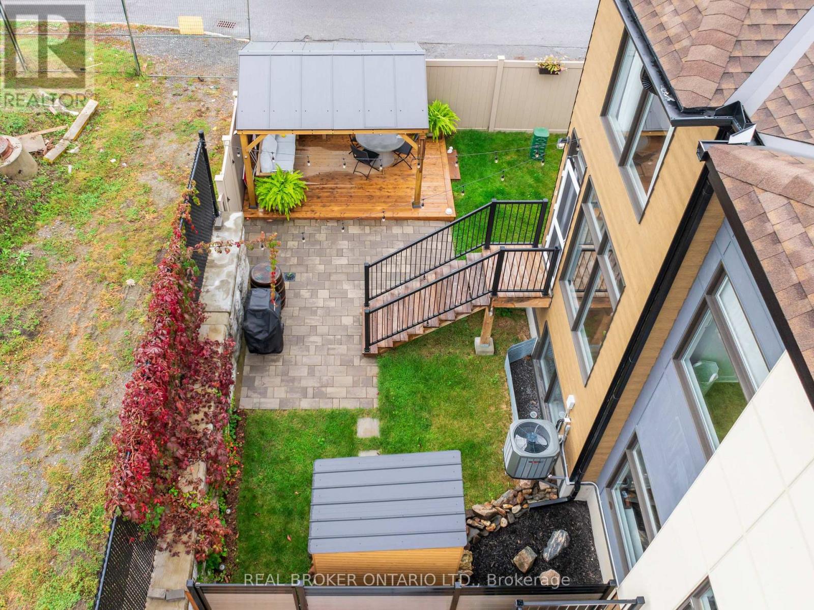 300 Foliage Private — photo 36