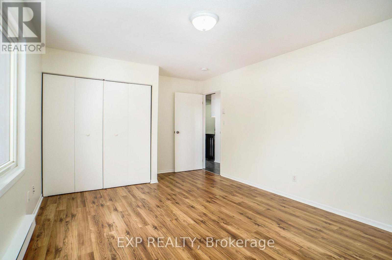 875 Laurier Street — photo 16
