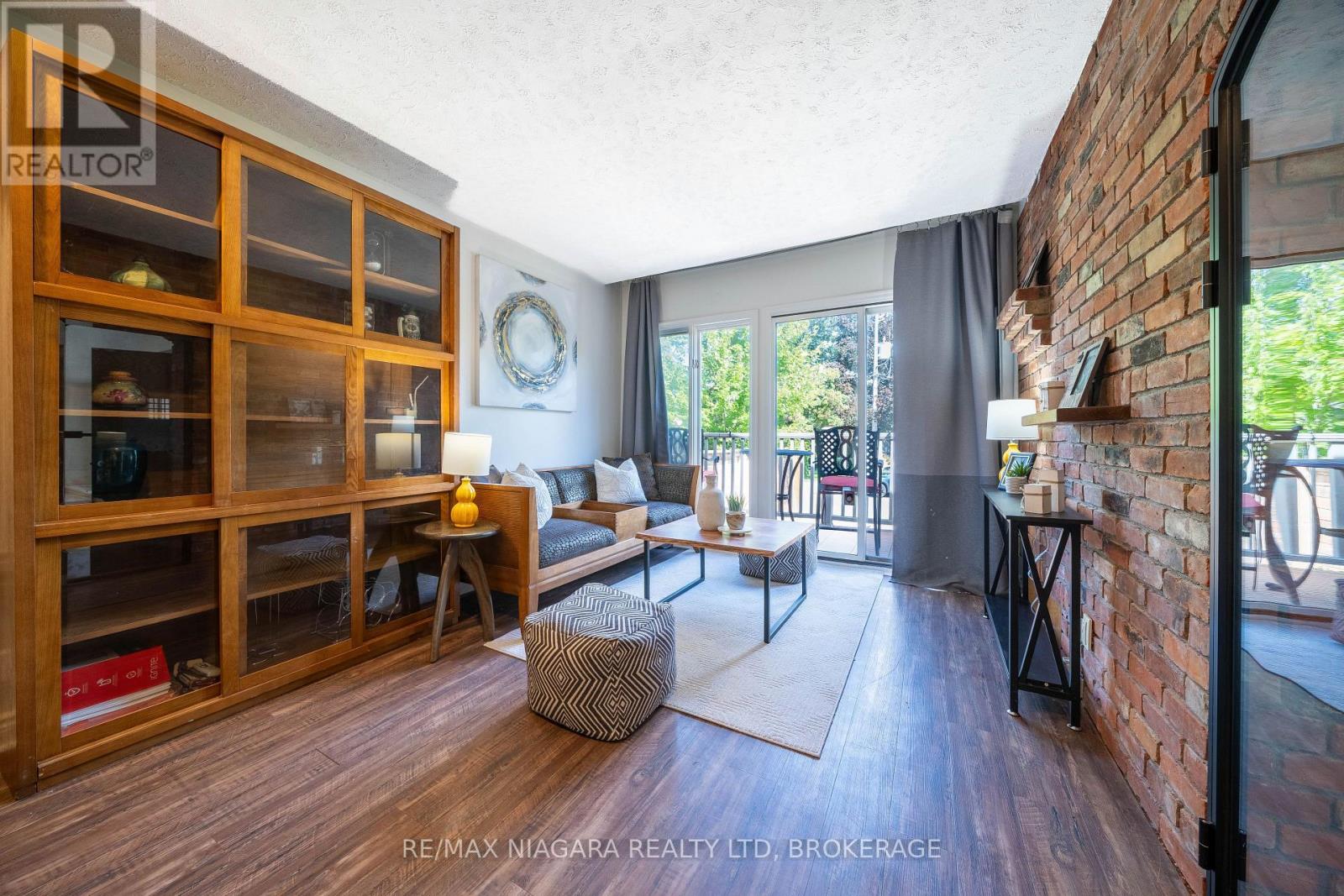 38 Yonge Boulevard — photo 13