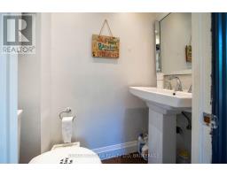 38 Yonge Boulevard, Toronto, ON M5M3G5 Photo 22