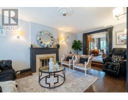 Kitchen - 38 Yonge Boulevard, Toronto, ON M5M3G5 Photo 7