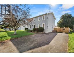 85 Castle Drive, photo 2