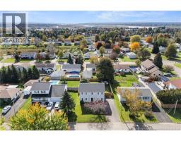 85 Castle Drive, photo 3