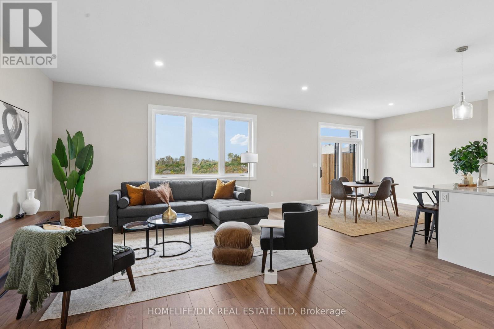 1009 Dobbie Street — photo 11