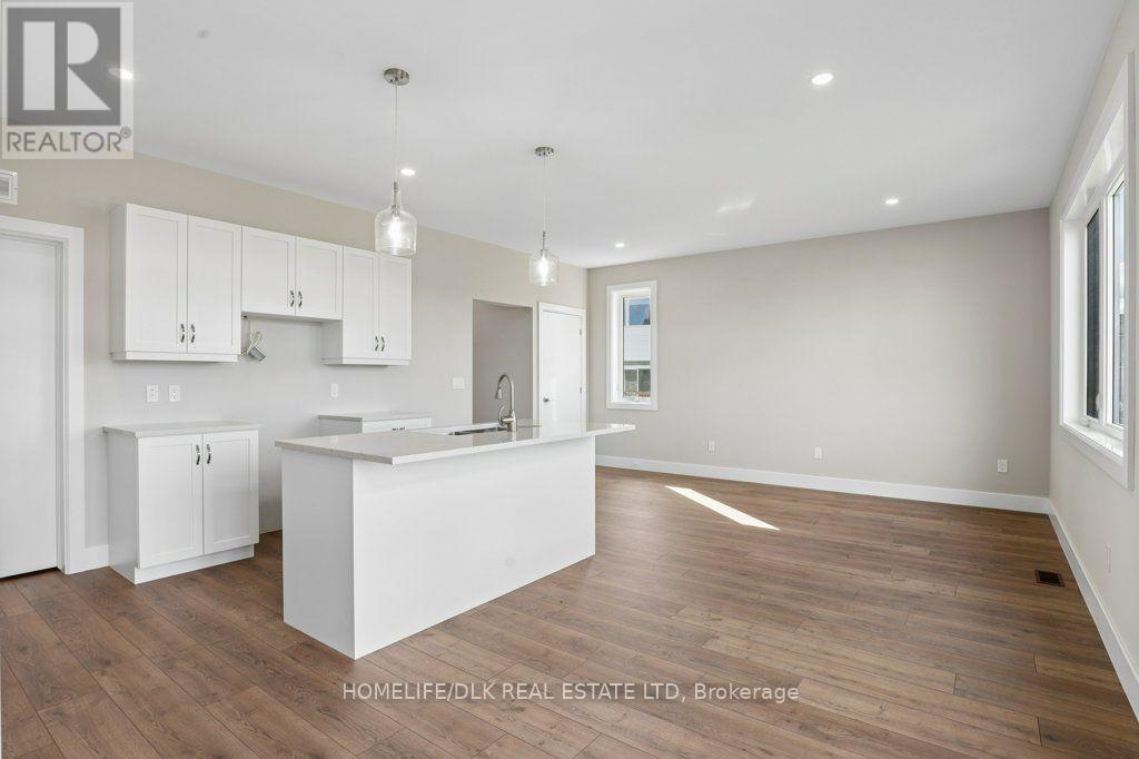 1013 Dobbie Street — photo 13