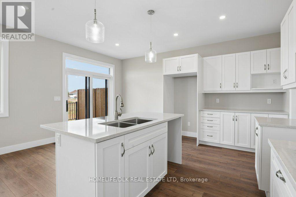 1013 Dobbie Street — photo 14