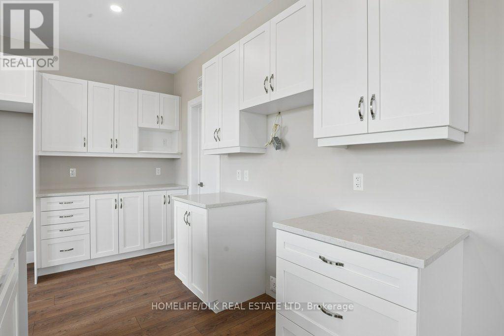 1013 Dobbie Street — photo 15