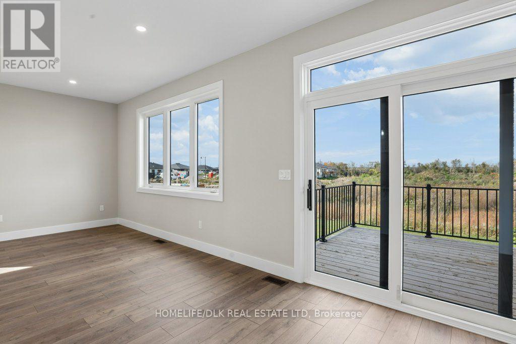 1013 Dobbie Street — photo 18