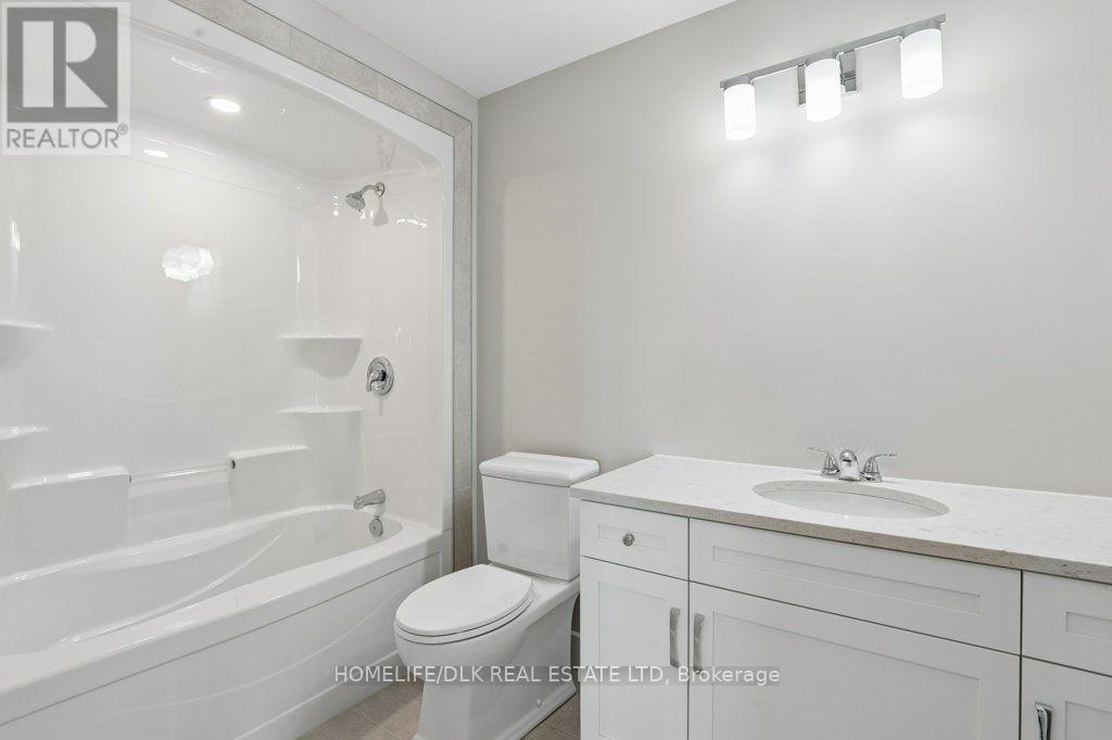 1013 Dobbie Street — photo 25