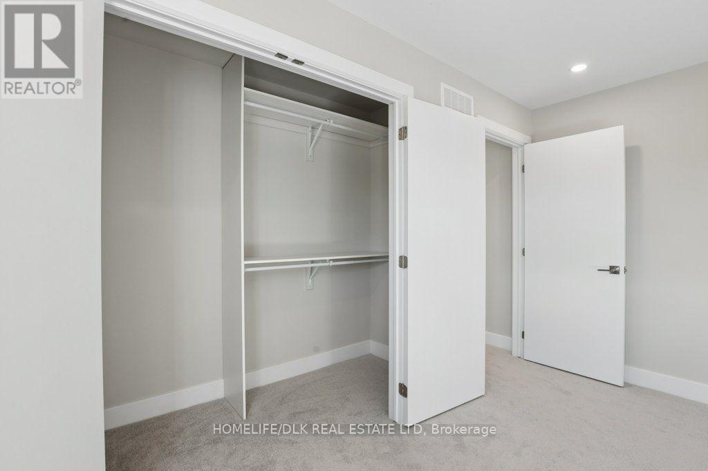1013 Dobbie Street — photo 27