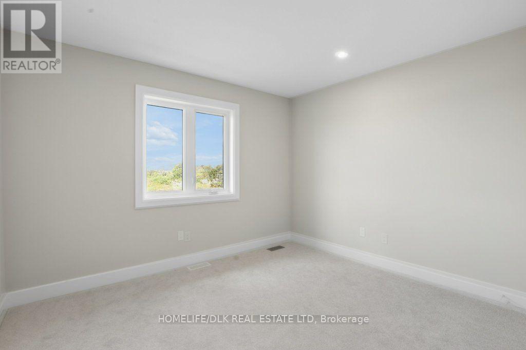 1013 Dobbie Street — photo 28