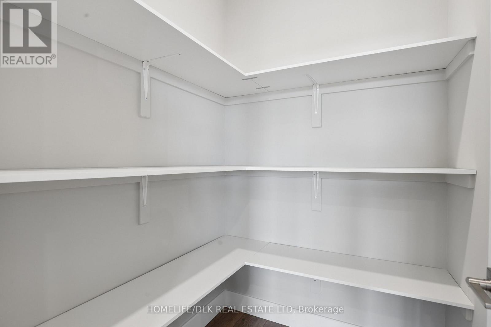 1005 Dobbie Street — photo 18