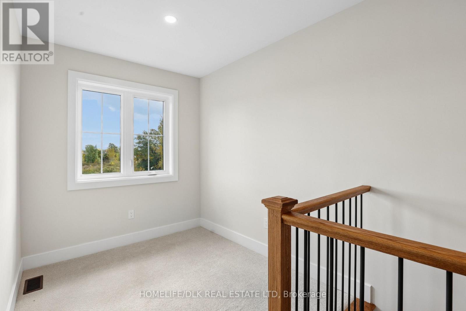 1005 Dobbie Street — photo 20