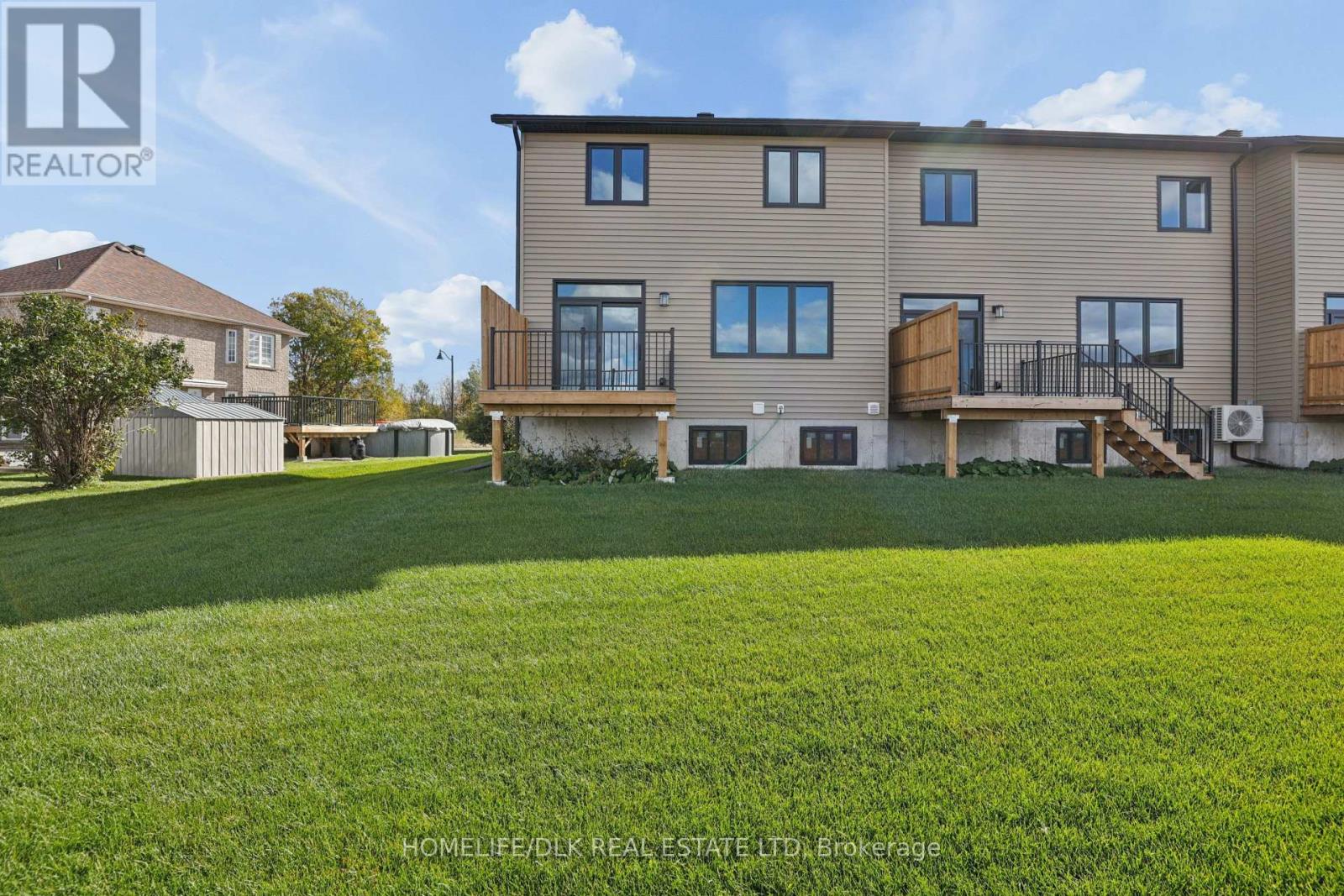 1005 Dobbie Street — photo 31