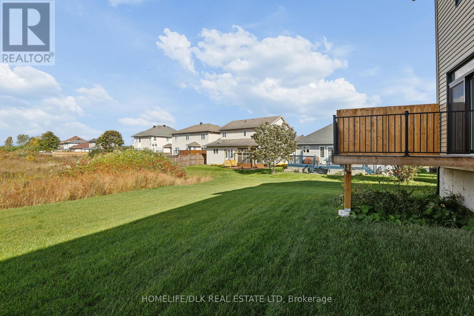 1005 Dobbie Street — photo 32