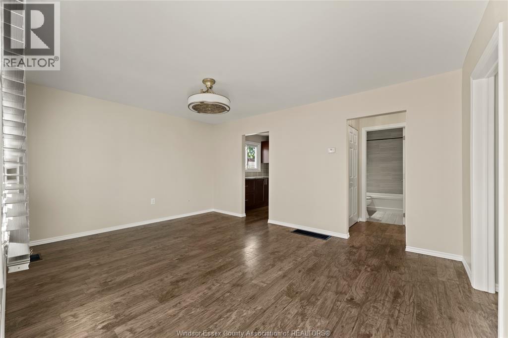 1351 Central — photo 4