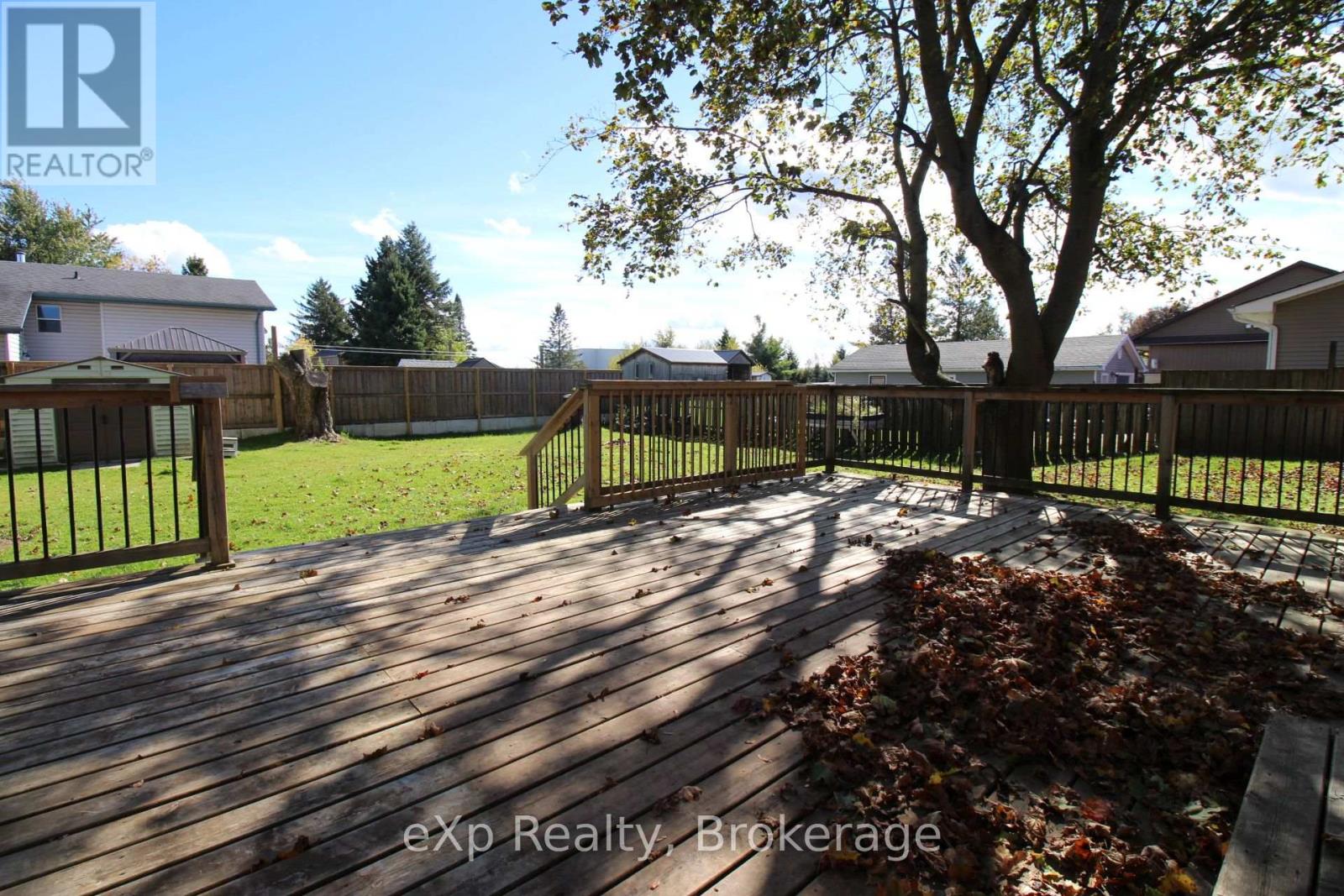 165 Victoria Street West — photo 36