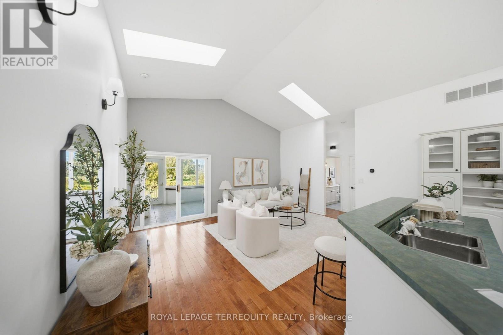 29 Ontoro Boulevard, Ajax, ON photo 10