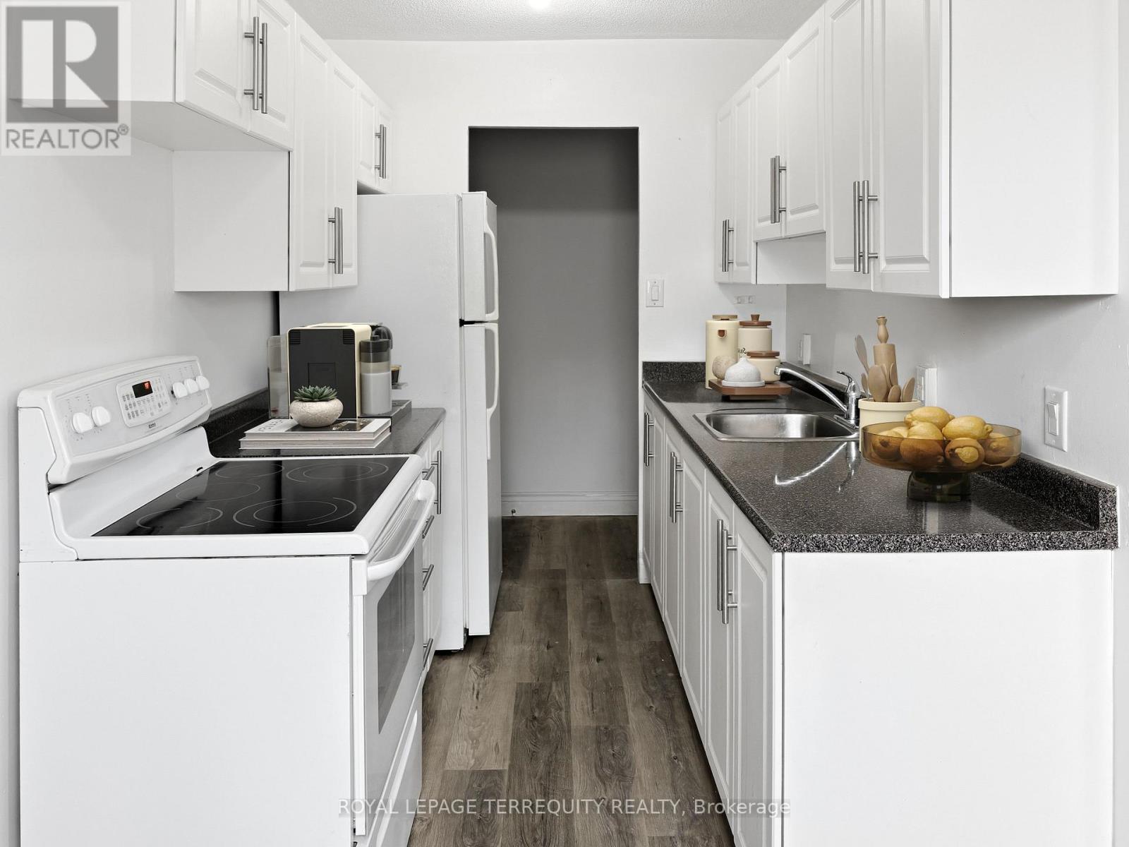 101- 200 Park Road North, Oshawa, ON photo 8
