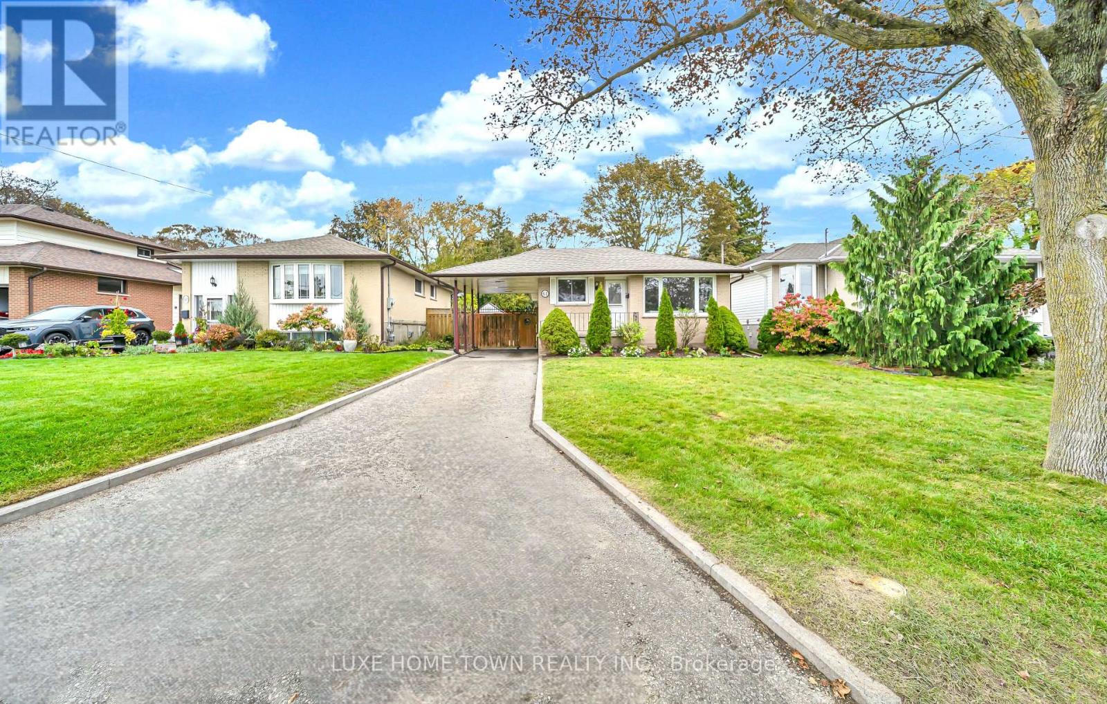 61 Keewatin Street South, Oshawa, ON photo 3