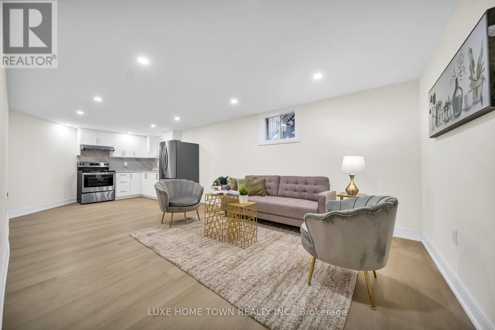 61 Keewatin Street South, Oshawa, ON photo 33