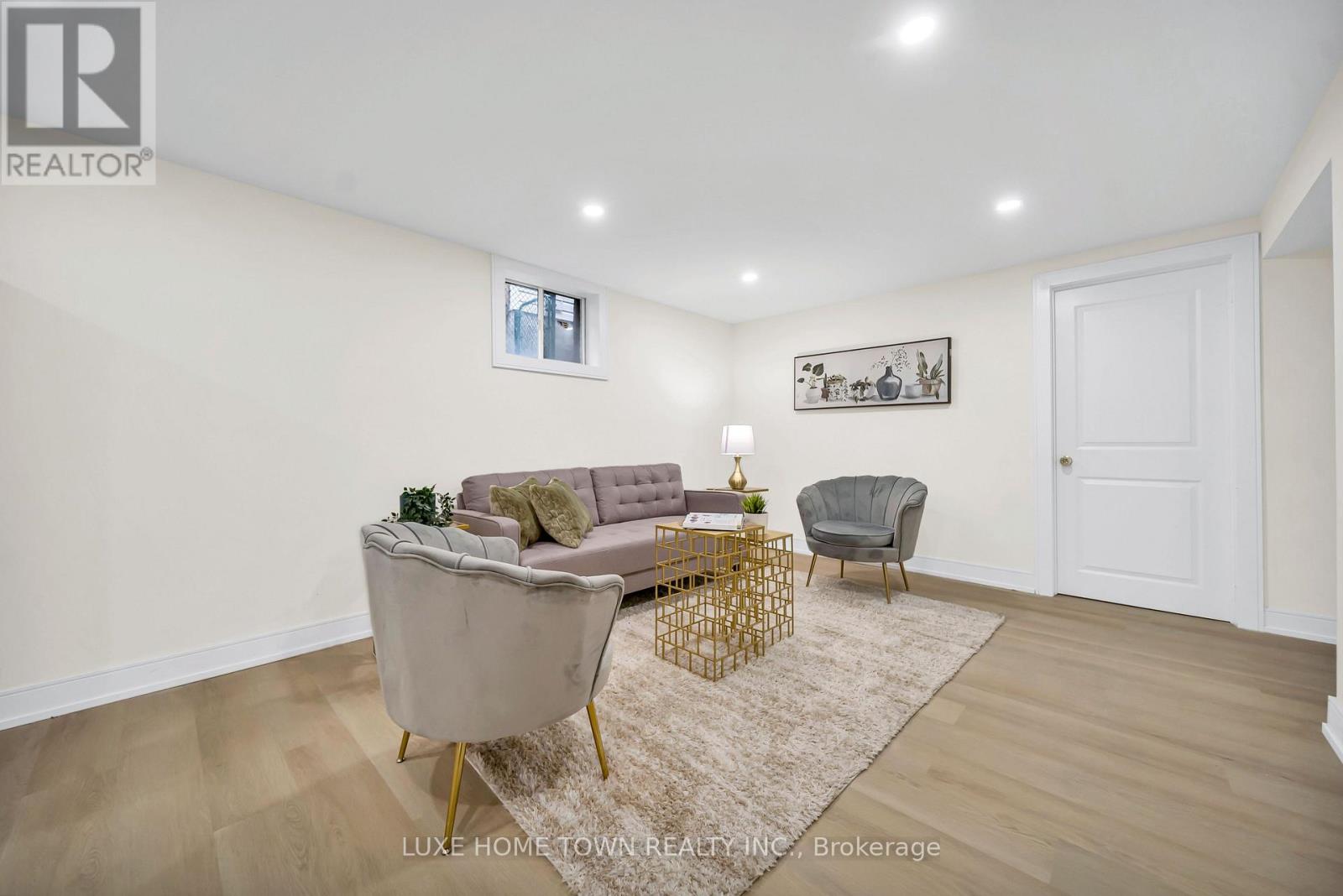 61 KEEWATIN STREET S - 34
