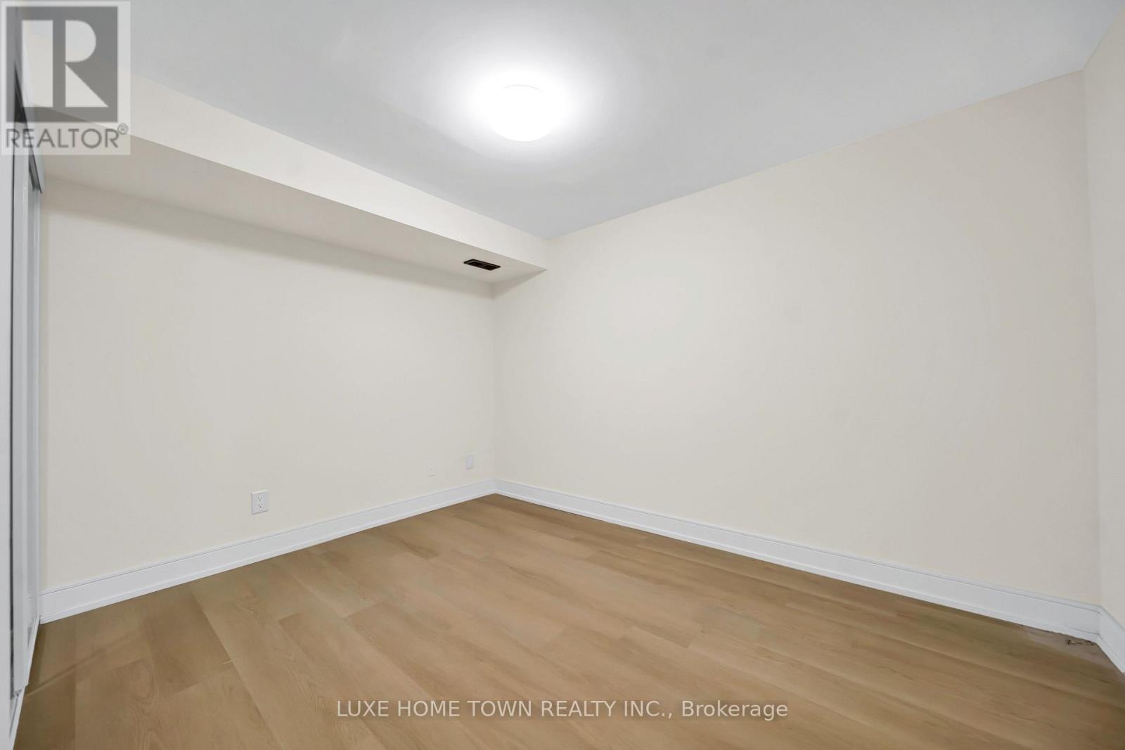 61 KEEWATIN STREET S - 38
