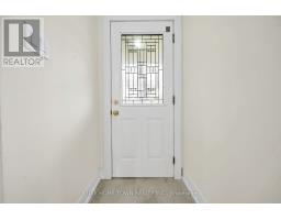 Bedroom 4 - 61 Keewatin Street S, Oshawa, ON L1H6Z2 Photo 6