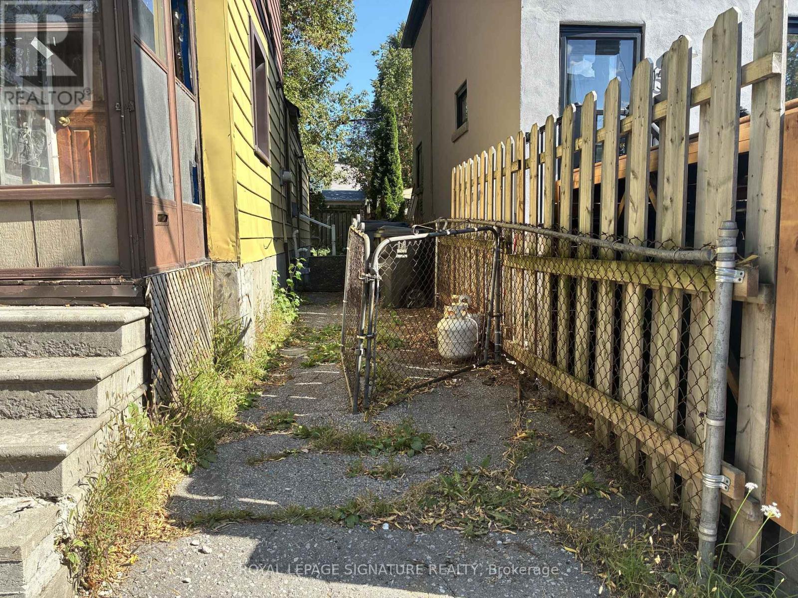 167 Craven Road, Toronto, ON photo 3