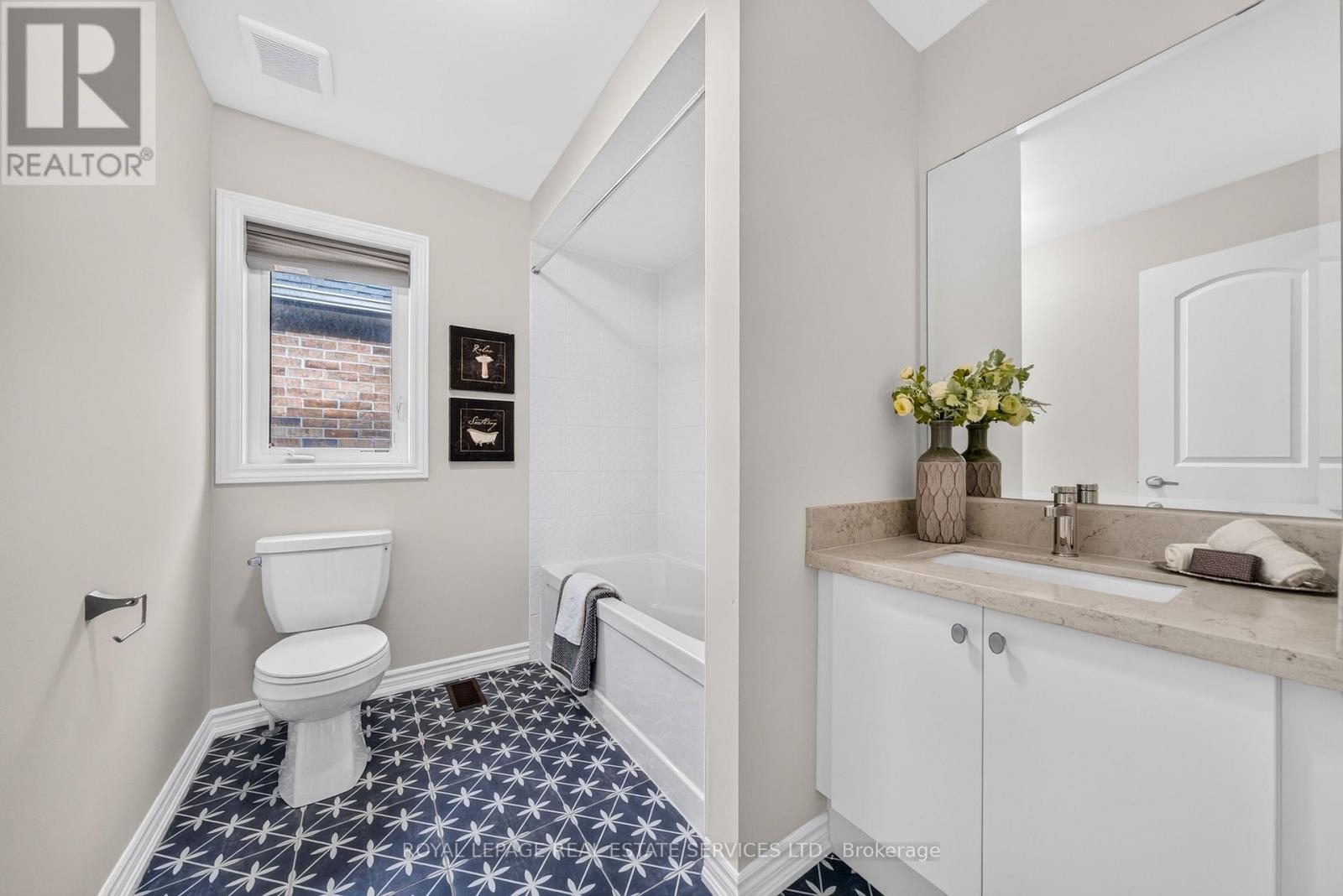 25 Garrett Styles Drive, Georgina, ON photo 30