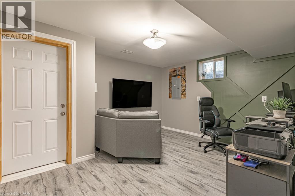 53 Applewood Street — photo 33