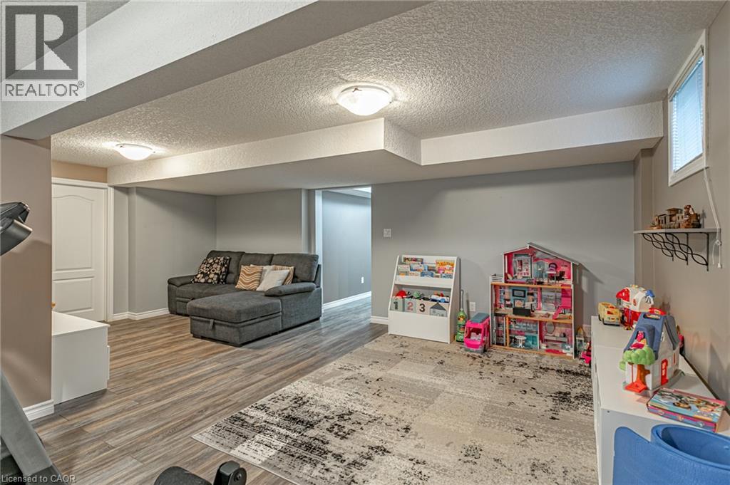 53 Applewood Street — photo 31