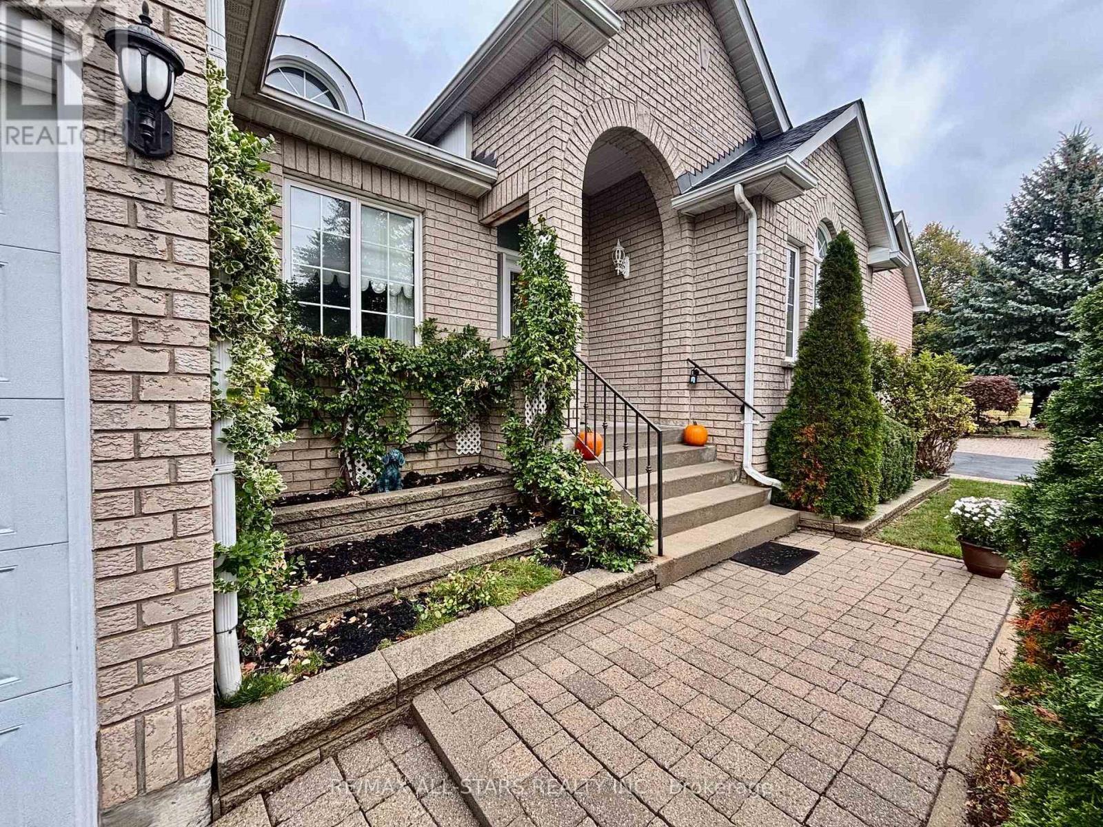 87 Lori Avenue, Whitchurch-Stouffville, ON photo 4