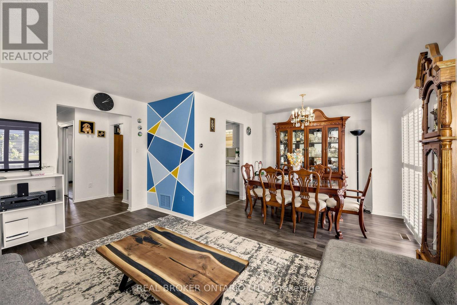 26 White Boulevard, Vaughan, ON photo 12