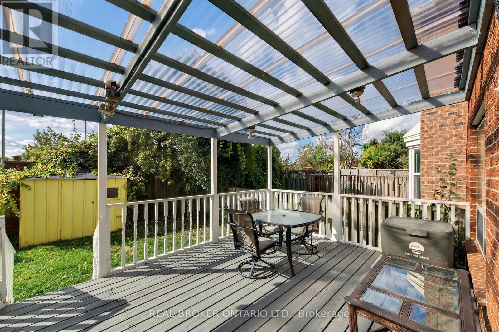 26 WHITE BOULEVARD - 34